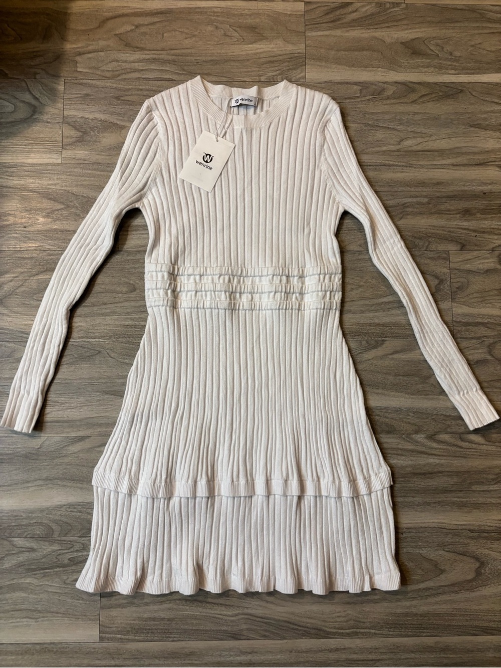 White Ribbed Long-Sleeve Knit Dress by Wenrine